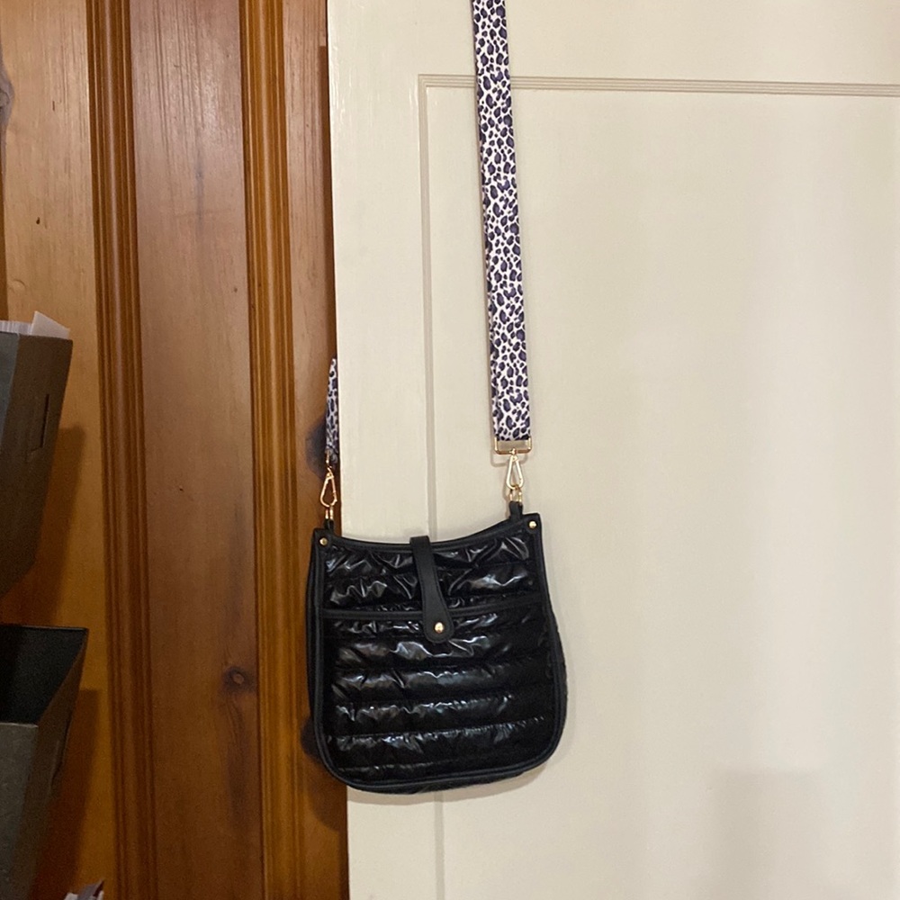 Black puffer purse with 2 interchangeable straps